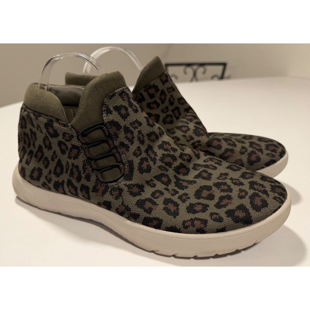 Clarks Cloudsteppers Step North Olive Leopard Print Ankle Boots Womens 11 W Wide